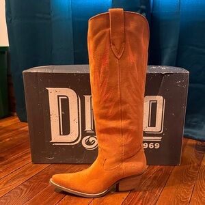 Dingo Orange Heeled Boots